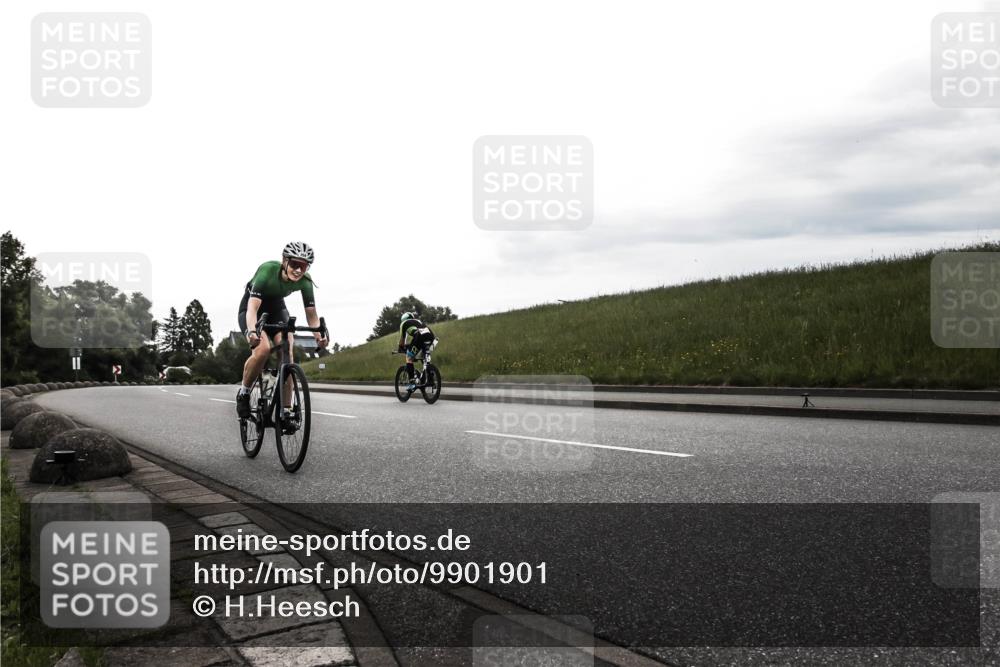 21.06.2026 - 29. Vierlanden-Triathlon H.Heesch http://msf.ph/oto/9901901 21.06.2026 09:27:44 Radfahren 135, 243, 259 meine-sportfotos.de