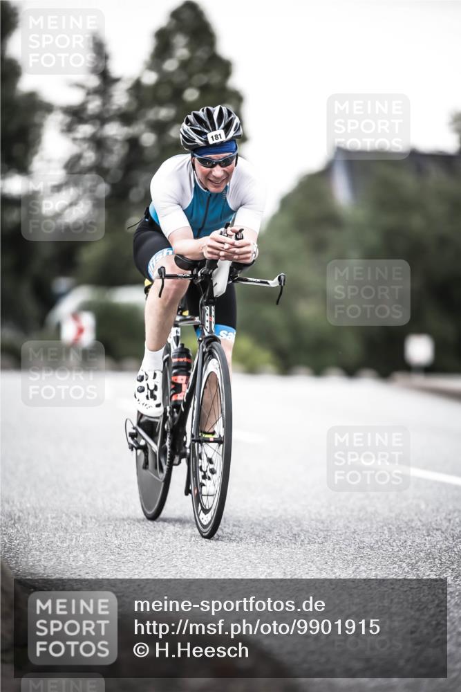 21.06.2026 - 29. Vierlanden-Triathlon H.Heesch http://msf.ph/oto/9901915 21.06.2026 10:12:28 Radfahren 181, 256 meine-sportfotos.de