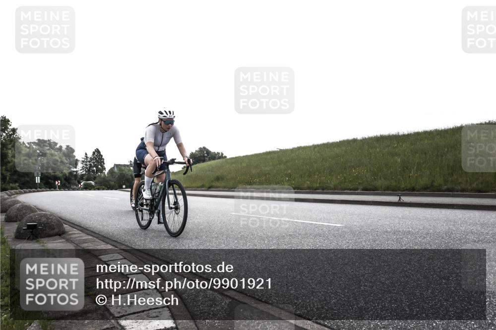 21.06.2026 - 29. Vierlanden-Triathlon H.Heesch http://msf.ph/oto/9901921 21.06.2026 09:28:22 Radfahren 151, 154, 277 meine-sportfotos.de