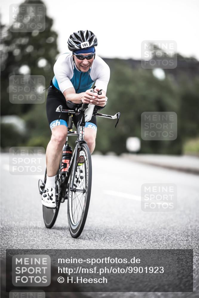 21.06.2026 - 29. Vierlanden-Triathlon H.Heesch http://msf.ph/oto/9901923 21.06.2026 10:12:28 Radfahren 181, 256 meine-sportfotos.de