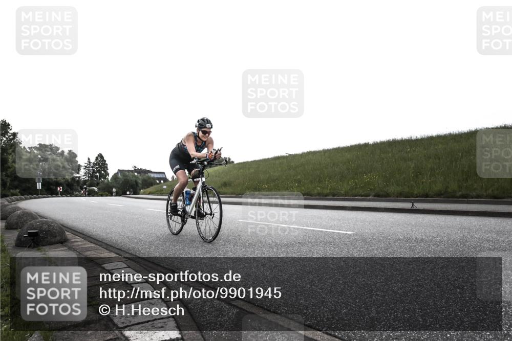 21.06.2026 - 29. Vierlanden-Triathlon H.Heesch http://msf.ph/oto/9901945 21.06.2026 09:29:50 Radfahren 281 meine-sportfotos.de