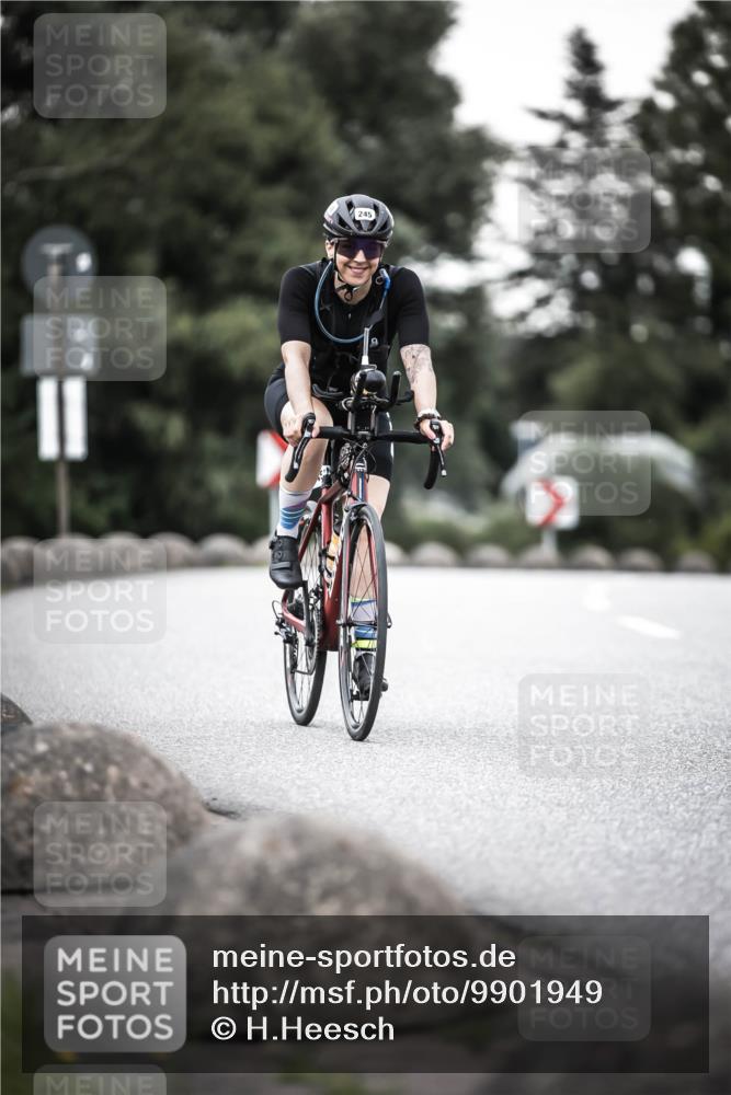 21.06.2026 - 29. Vierlanden-Triathlon H.Heesch http://msf.ph/oto/9901949 21.06.2026 10:12:41 Radfahren 245 meine-sportfotos.de