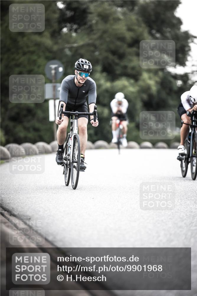 21.06.2026 - 29. Vierlanden-Triathlon H.Heesch http://msf.ph/oto/9901968 21.06.2026 09:42:45 Radfahren 71, 81, 231 meine-sportfotos.de