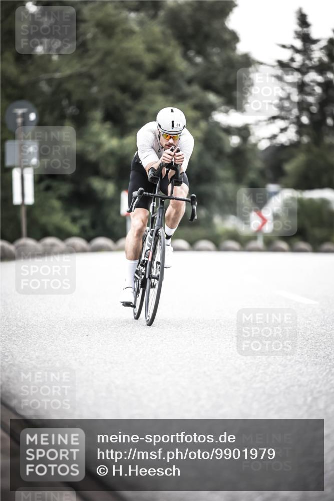 21.06.2026 - 29. Vierlanden-Triathlon H.Heesch http://msf.ph/oto/9901979 21.06.2026 09:42:47 Radfahren 71, 81, 231 meine-sportfotos.de