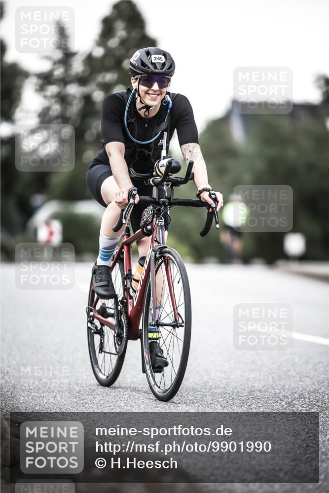 21.06.2026 - 29. Vierlanden-Triathlon H.Heesch http://msf.ph/oto/9901990 21.06.2026 10:12:42 Radfahren 245 meine-sportfotos.de