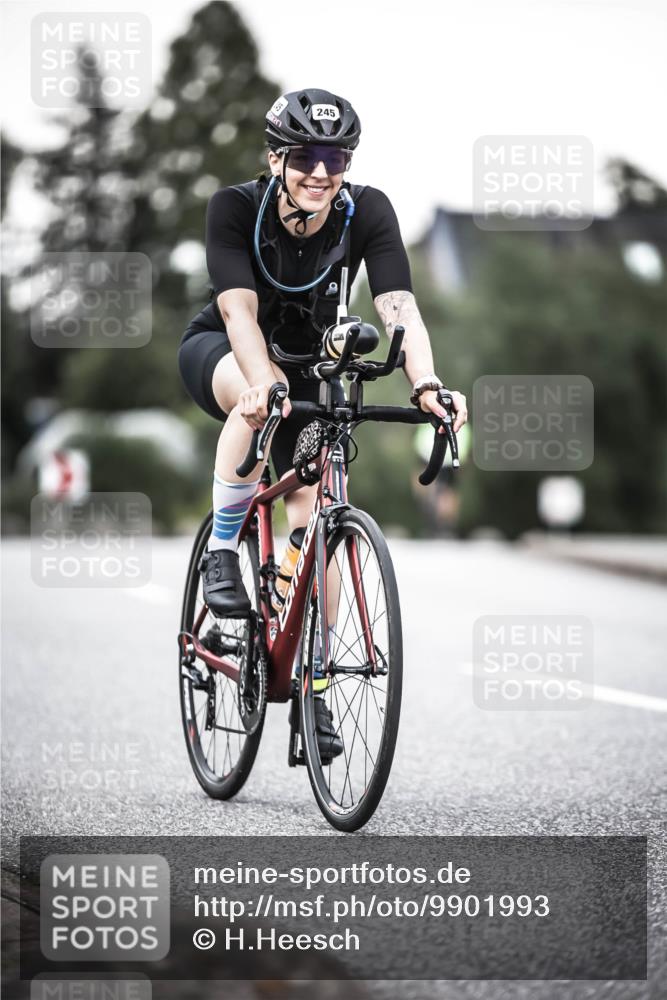 21.06.2026 - 29. Vierlanden-Triathlon H.Heesch http://msf.ph/oto/9901993 21.06.2026 10:12:42 Radfahren 245 meine-sportfotos.de