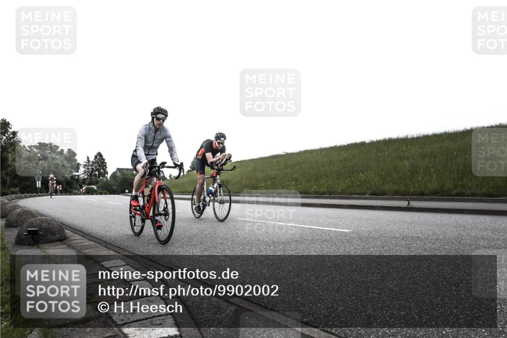 21.06.2026 - 29. Vierlanden-Triathlon H.Heesch http://msf.ph/oto/9902002 21.06.2026 09:30:39 Radfahren 147, 159, 225, 248 meine-sportfotos.de