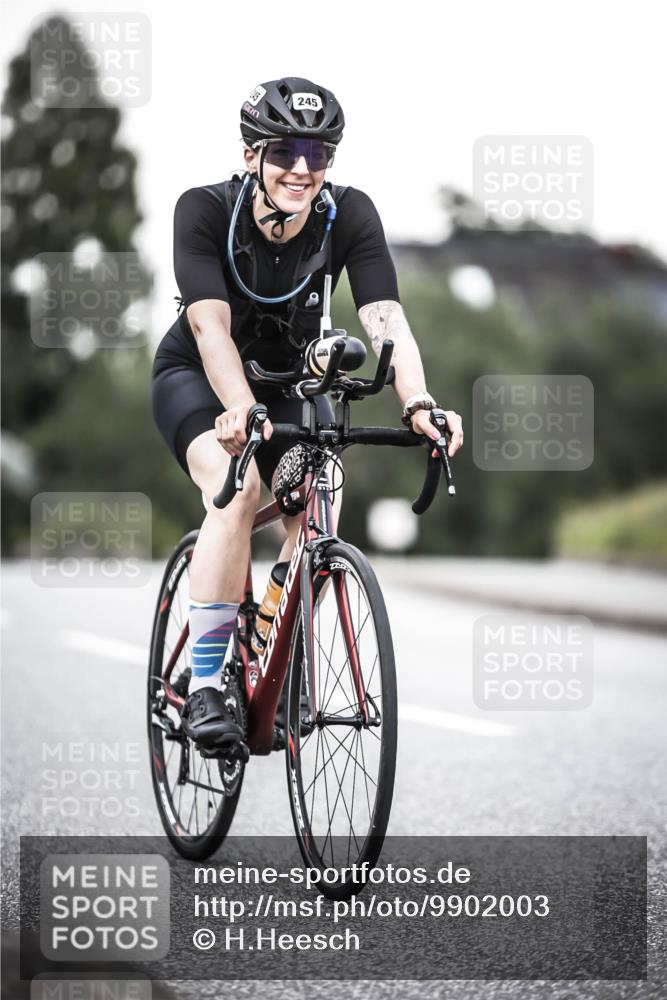 21.06.2026 - 29. Vierlanden-Triathlon H.Heesch http://msf.ph/oto/9902003 21.06.2026 10:12:42 Radfahren 245 meine-sportfotos.de