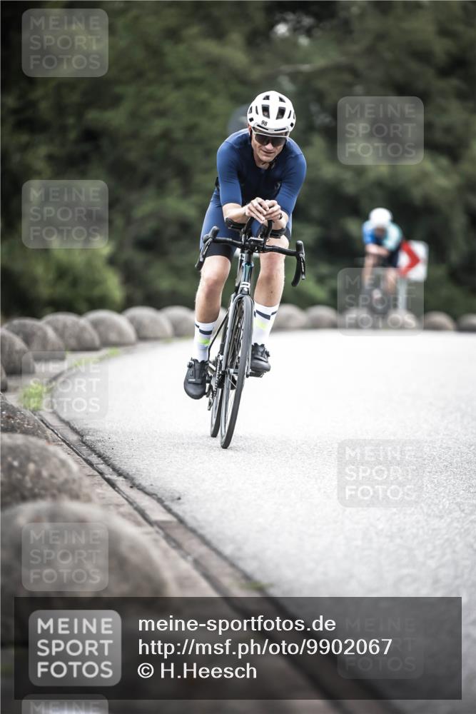 21.06.2026 - 29. Vierlanden-Triathlon H.Heesch http://msf.ph/oto/9902067 21.06.2026 09:44:33 Radfahren 16, 63, 94, 98, 107, 120, 183, 302 meine-sportfotos.de