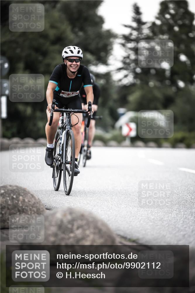 21.06.2026 - 29. Vierlanden-Triathlon H.Heesch http://msf.ph/oto/9902112 21.06.2026 10:13:07 Radfahren 36, 48, 70, 180, 232, 275, 429 meine-sportfotos.de