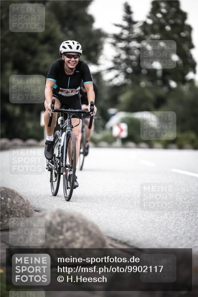 21.06.2026 - 29. Vierlanden-Triathlon H.Heesch http://msf.ph/oto/9902117 21.06.2026 10:13:07 Radfahren 36, 48, 70, 180, 232, 275, 429 meine-sportfotos.de