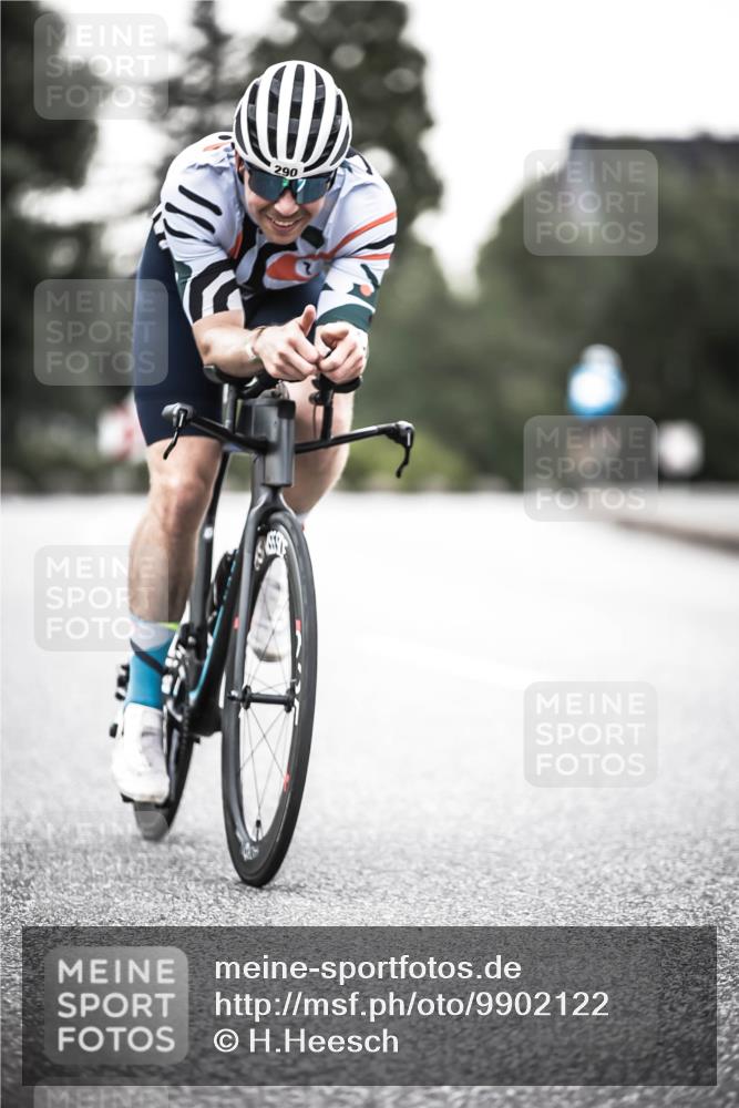 21.06.2026 - 29. Vierlanden-Triathlon H.Heesch http://msf.ph/oto/9902122 21.06.2026 09:45:18 Radfahren 79, 200, 261, 268, 290 meine-sportfotos.de