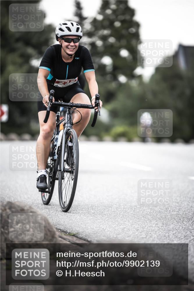 21.06.2026 - 29. Vierlanden-Triathlon H.Heesch http://msf.ph/oto/9902139 21.06.2026 10:13:07 Radfahren 36, 48, 70, 180, 232, 275, 429 meine-sportfotos.de