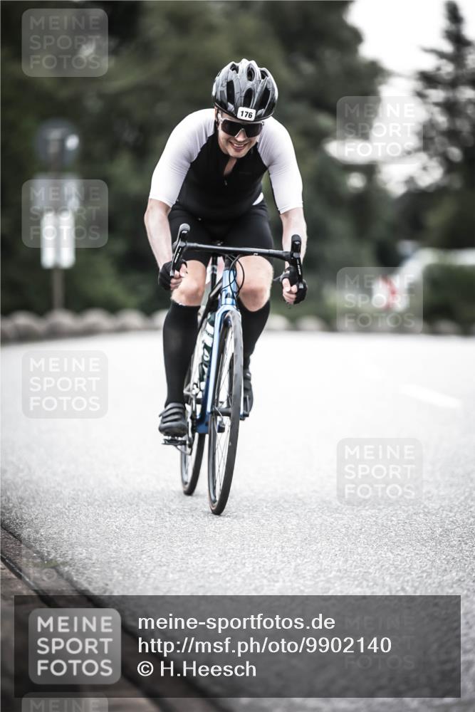 21.06.2026 - 29. Vierlanden-Triathlon H.Heesch http://msf.ph/oto/9902140 21.06.2026 09:45:38 Radfahren 20, 176, 226 meine-sportfotos.de