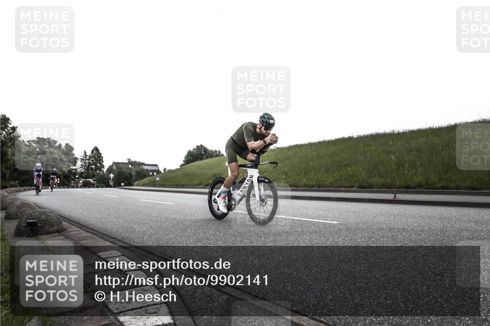 21.06.2026 - 29. Vierlanden-Triathlon H.Heesch http://msf.ph/oto/9902141 21.06.2026 09:35:55 Radfahren 86, 105, 161, 198, 270, 279 meine-sportfotos.de