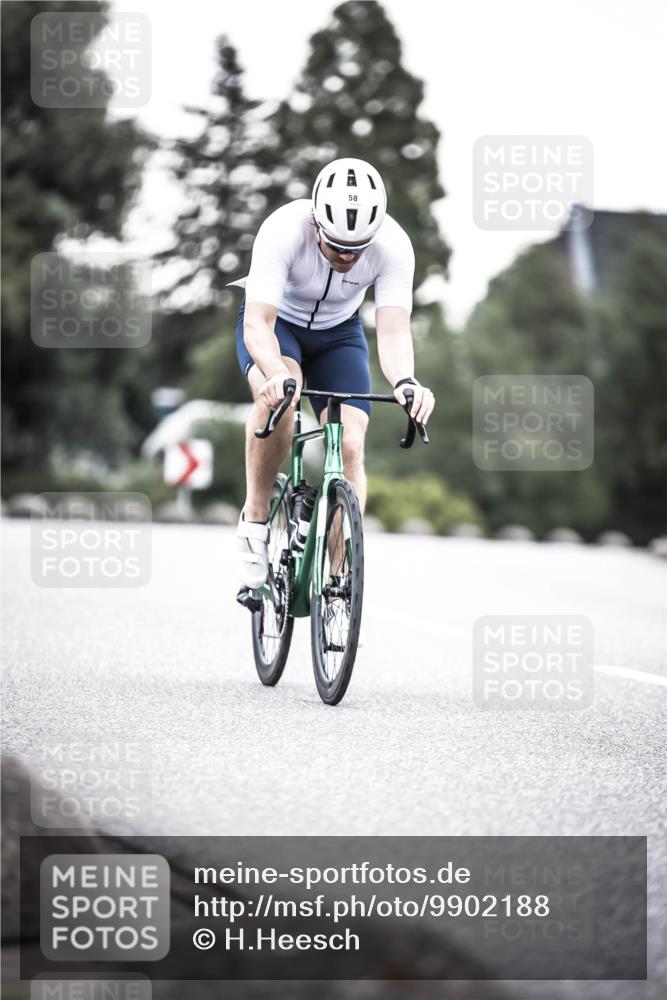 21.06.2026 - 29. Vierlanden-Triathlon H.Heesch http://msf.ph/oto/9902188 21.06.2026 09:46:27 Radfahren 58, 164 meine-sportfotos.de