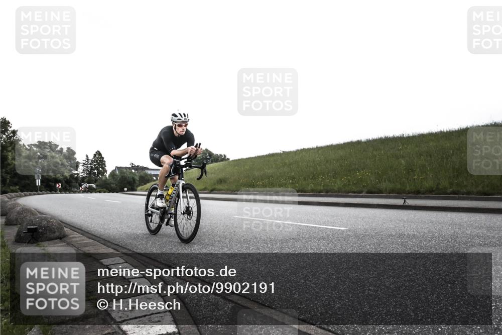 21.06.2026 - 29. Vierlanden-Triathlon H.Heesch http://msf.ph/oto/9902191 21.06.2026 09:36:40 Radfahren 58, 60, 151 meine-sportfotos.de