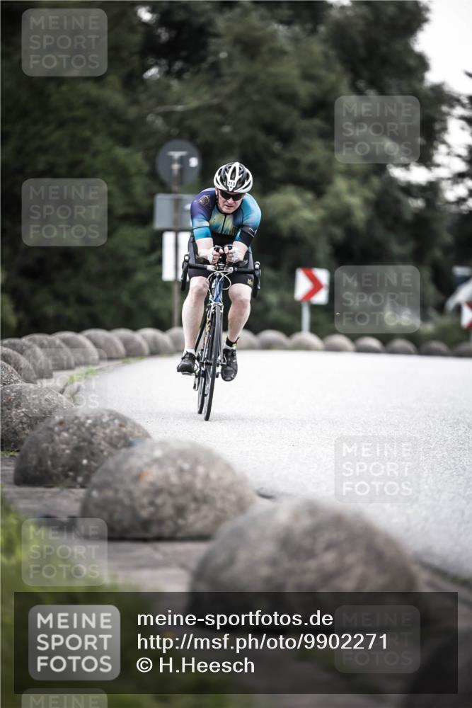 21.06.2026 - 29. Vierlanden-Triathlon H.Heesch http://msf.ph/oto/9902271 21.06.2026 09:49:33 Radfahren 213, 298 meine-sportfotos.de