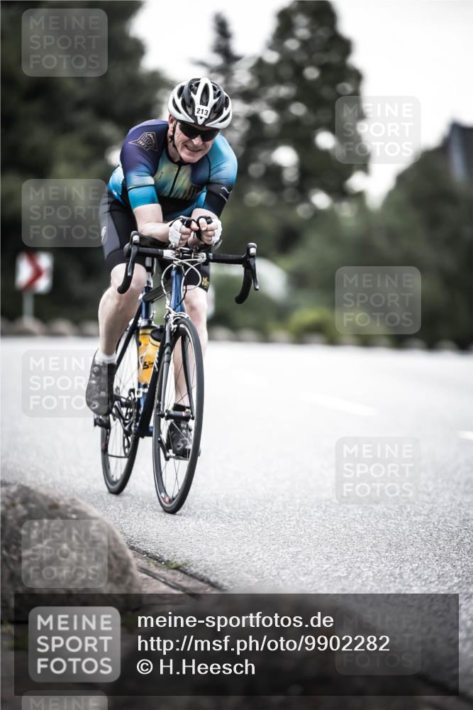 21.06.2026 - 29. Vierlanden-Triathlon H.Heesch http://msf.ph/oto/9902282 21.06.2026 09:49:34 Radfahren 145, 213 meine-sportfotos.de