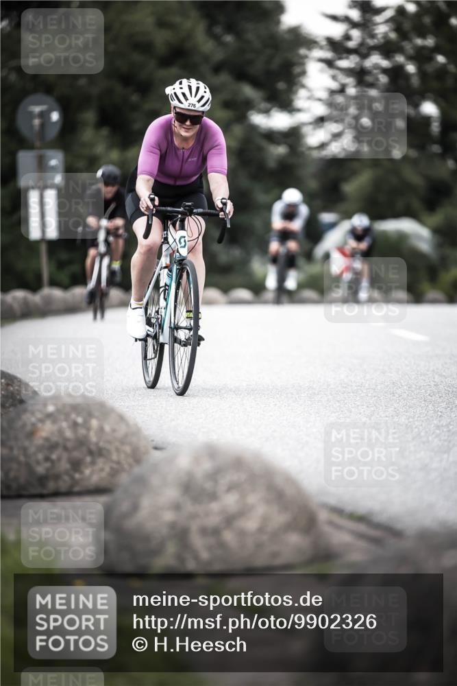 21.06.2026 - 29. Vierlanden-Triathlon H.Heesch http://msf.ph/oto/9902326 21.06.2026 10:13:25 Radfahren 9, 26, 75, 90, 236, 276 meine-sportfotos.de