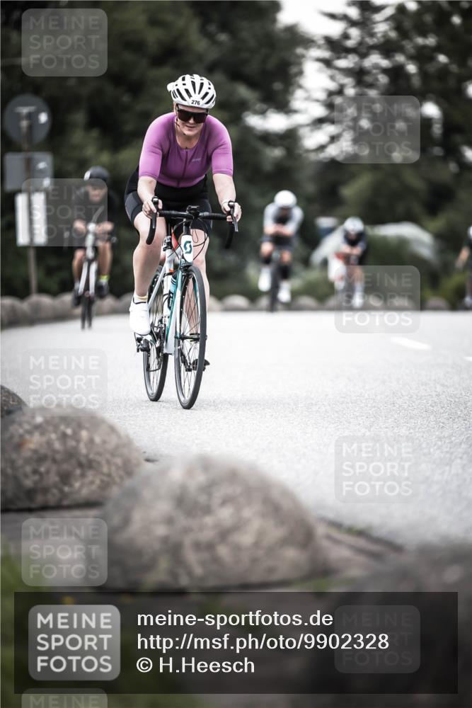 21.06.2026 - 29. Vierlanden-Triathlon H.Heesch http://msf.ph/oto/9902328 21.06.2026 10:13:25 Radfahren 9, 26, 75, 90, 236, 276 meine-sportfotos.de