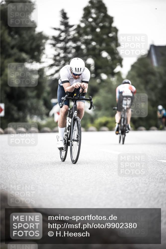21.06.2026 - 29. Vierlanden-Triathlon H.Heesch http://msf.ph/oto/9902380 21.06.2026 09:53:33 Radfahren 51, 74, 79, 183, 219, 268, 302 meine-sportfotos.de
