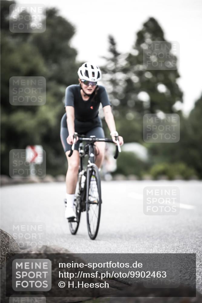 21.06.2026 - 29. Vierlanden-Triathlon H.Heesch http://msf.ph/oto/9902463 21.06.2026 10:13:32 Radfahren 44, 75, 236 meine-sportfotos.de