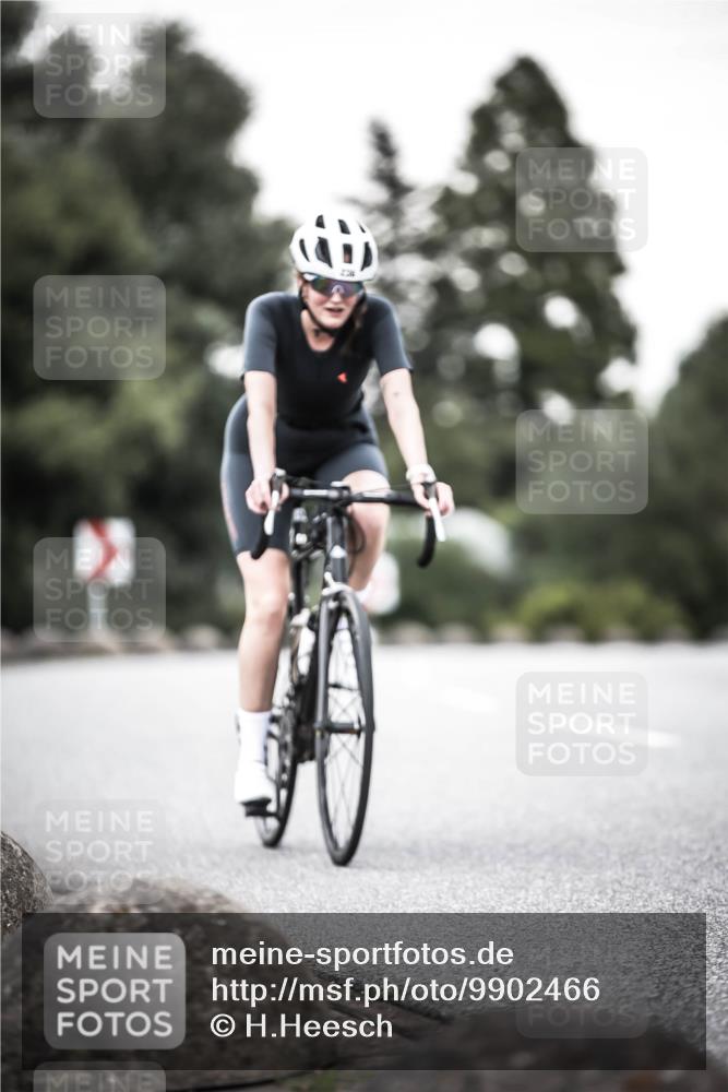 21.06.2026 - 29. Vierlanden-Triathlon H.Heesch http://msf.ph/oto/9902466 21.06.2026 10:13:32 Radfahren 44, 75, 236 meine-sportfotos.de
