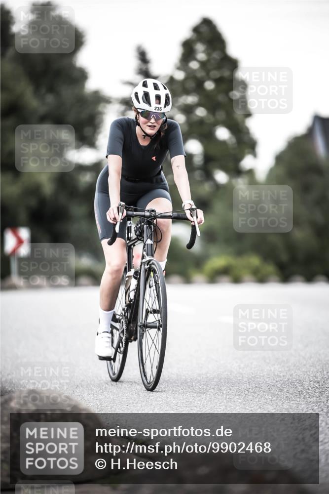 21.06.2026 - 29. Vierlanden-Triathlon H.Heesch http://msf.ph/oto/9902468 21.06.2026 10:13:33 Radfahren 44, 75, 236 meine-sportfotos.de
