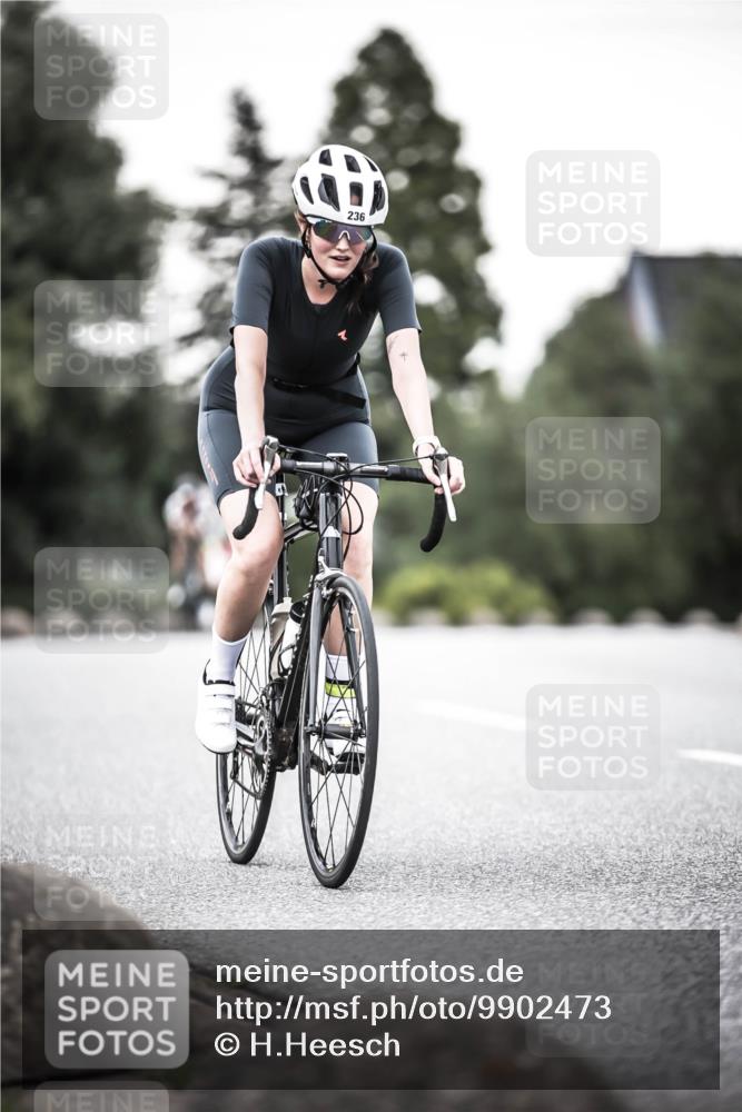 21.06.2026 - 29. Vierlanden-Triathlon H.Heesch http://msf.ph/oto/9902473 21.06.2026 10:13:33 Radfahren 44, 75, 236 meine-sportfotos.de