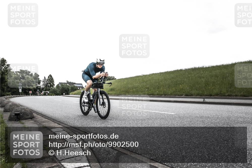 21.06.2026 - 29. Vierlanden-Triathlon H.Heesch http://msf.ph/oto/9902500 21.06.2026 09:46:58 Radfahren 140 meine-sportfotos.de