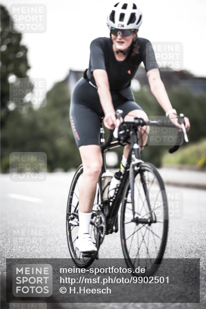 21.06.2026 - 29. Vierlanden-Triathlon H.Heesch http://msf.ph/oto/9902501 21.06.2026 10:13:33 Radfahren 44, 75, 236 meine-sportfotos.de