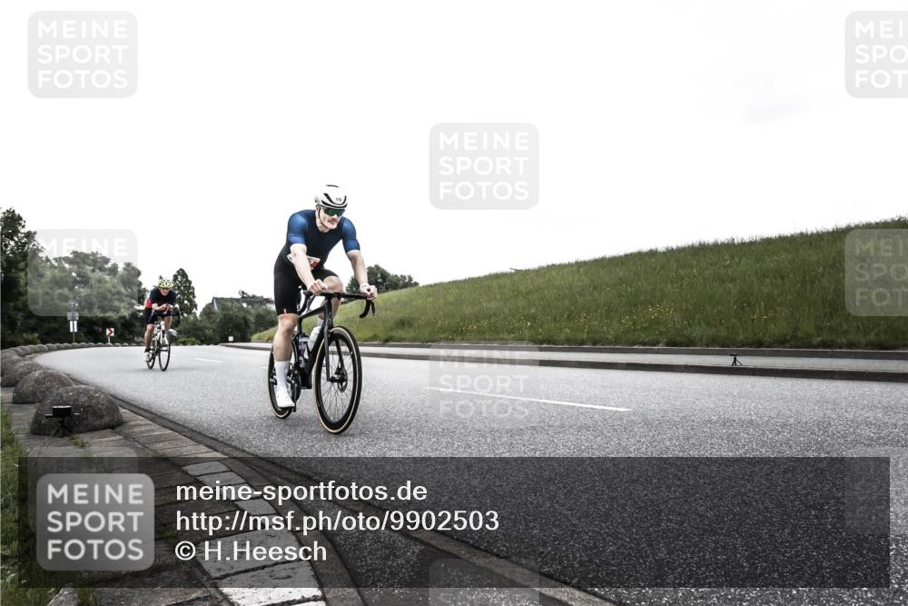 21.06.2026 - 29. Vierlanden-Triathlon H.Heesch http://msf.ph/oto/9902503 21.06.2026 09:47:05 Radfahren 172, 288 meine-sportfotos.de