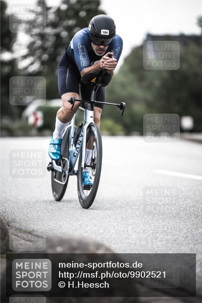 21.06.2026 - 29. Vierlanden-Triathlon H.Heesch http://msf.ph/oto/9902521 21.06.2026 09:55:38 Radfahren 142, 177, 184, 252 meine-sportfotos.de