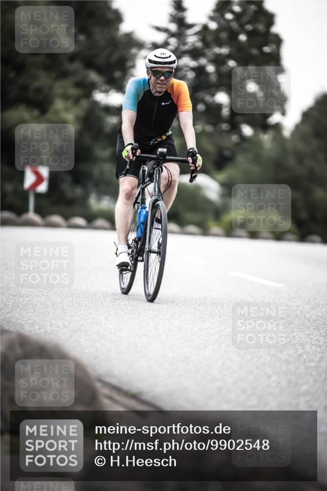 21.06.2026 - 29. Vierlanden-Triathlon H.Heesch http://msf.ph/oto/9902548 21.06.2026 09:56:34 Radfahren 103, 259, 291 meine-sportfotos.de