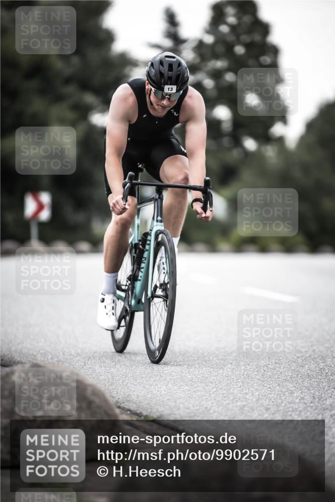 21.06.2026 - 29. Vierlanden-Triathlon H.Heesch http://msf.ph/oto/9902571 21.06.2026 09:56:47 Radfahren 12, 13 meine-sportfotos.de
