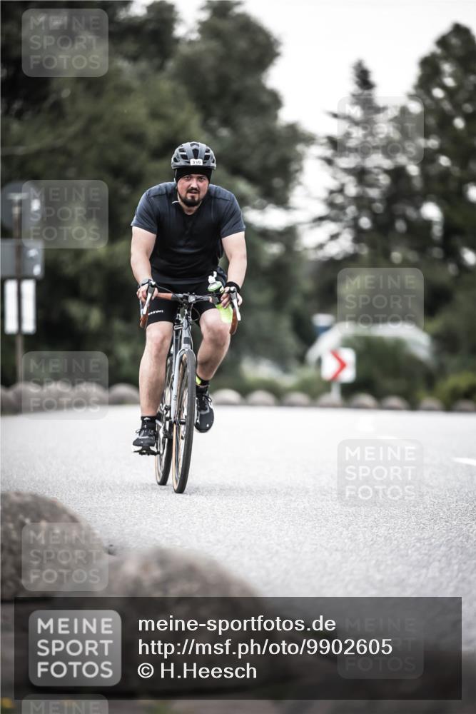 21.06.2026 - 29. Vierlanden-Triathlon H.Heesch http://msf.ph/oto/9902605 21.06.2026 10:13:57 Radfahren 190, 330 meine-sportfotos.de
