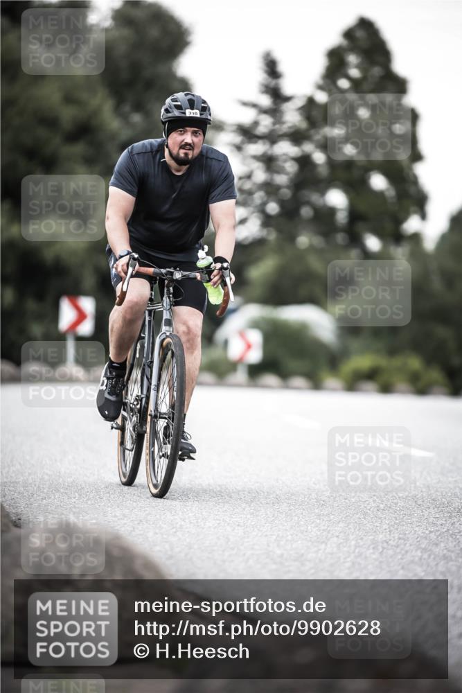 21.06.2026 - 29. Vierlanden-Triathlon H.Heesch http://msf.ph/oto/9902628 21.06.2026 10:13:57 Radfahren 190, 330 meine-sportfotos.de