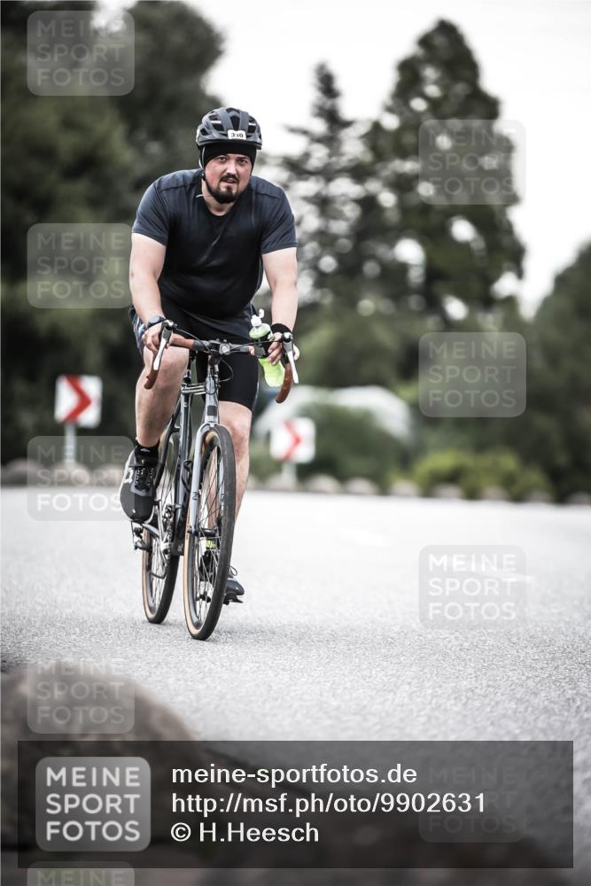 21.06.2026 - 29. Vierlanden-Triathlon H.Heesch http://msf.ph/oto/9902631 21.06.2026 10:13:57 Radfahren 190, 330 meine-sportfotos.de