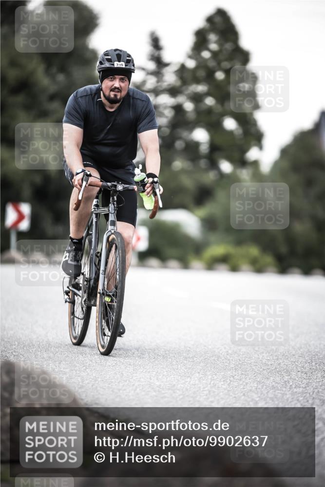 21.06.2026 - 29. Vierlanden-Triathlon H.Heesch http://msf.ph/oto/9902637 21.06.2026 10:13:57 Radfahren 190, 330 meine-sportfotos.de
