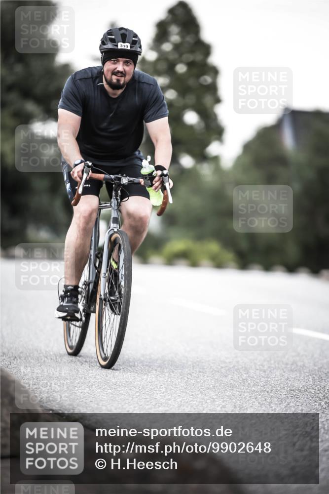 21.06.2026 - 29. Vierlanden-Triathlon H.Heesch http://msf.ph/oto/9902648 21.06.2026 10:13:58 Radfahren 190, 330 meine-sportfotos.de