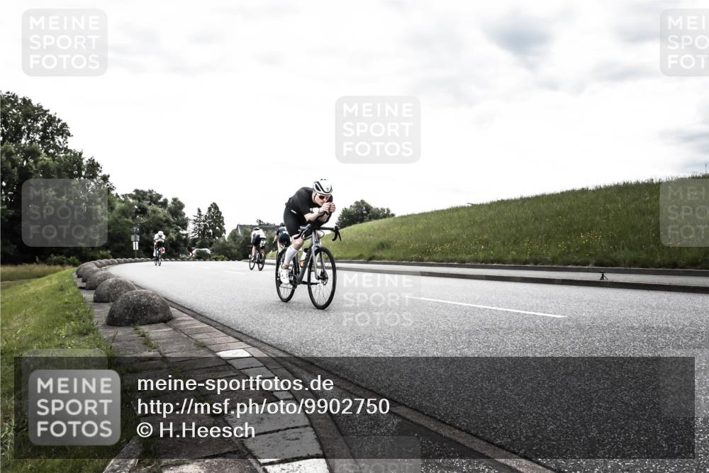 21.06.2026 - 29. Vierlanden-Triathlon H.Heesch http://msf.ph/oto/9902750 21.06.2026 09:53:32 Radfahren 51, 74, 79, 183, 219, 268, 302 meine-sportfotos.de