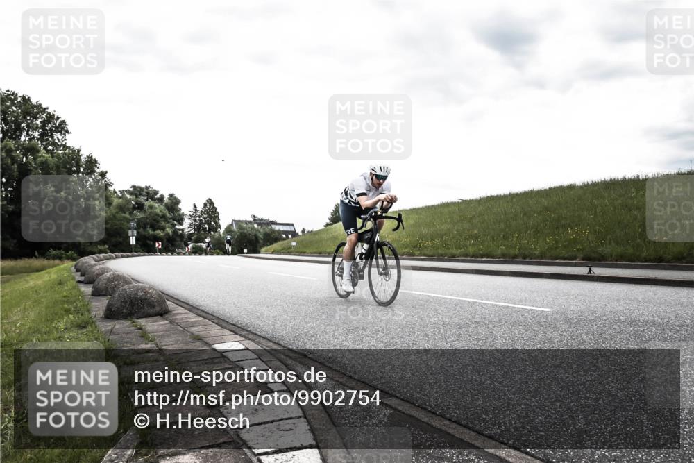 21.06.2026 - 29. Vierlanden-Triathlon H.Heesch http://msf.ph/oto/9902754 21.06.2026 09:53:34 Radfahren 51, 74, 79, 302 meine-sportfotos.de