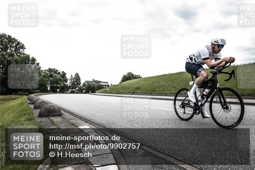 21.06.2026 - 29. Vierlanden-Triathlon H.Heesch http://msf.ph/oto/9902757 21.06.2026 09:53:35 Radfahren 51, 74, 79 meine-sportfotos.de
