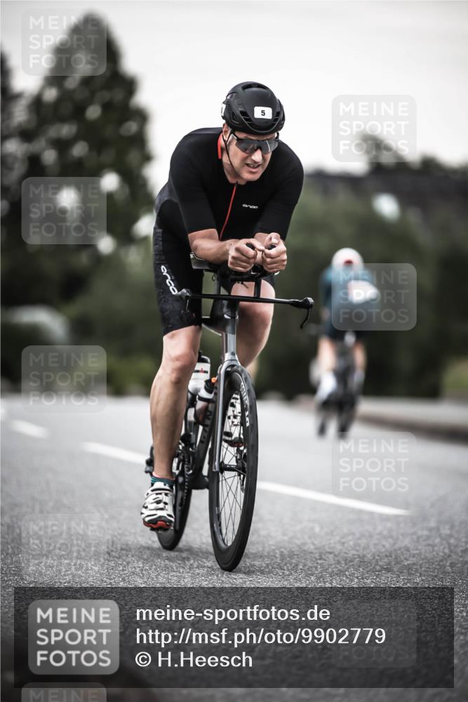 21.06.2026 - 29. Vierlanden-Triathlon H.Heesch http://msf.ph/oto/9902779 21.06.2026 10:14:24 Radfahren 5, 94, 204, 241 meine-sportfotos.de
