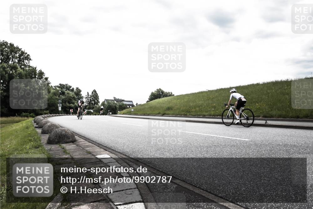 21.06.2026 - 29. Vierlanden-Triathlon H.Heesch http://msf.ph/oto/9902787 21.06.2026 09:54:02 Radfahren 45, 227 meine-sportfotos.de