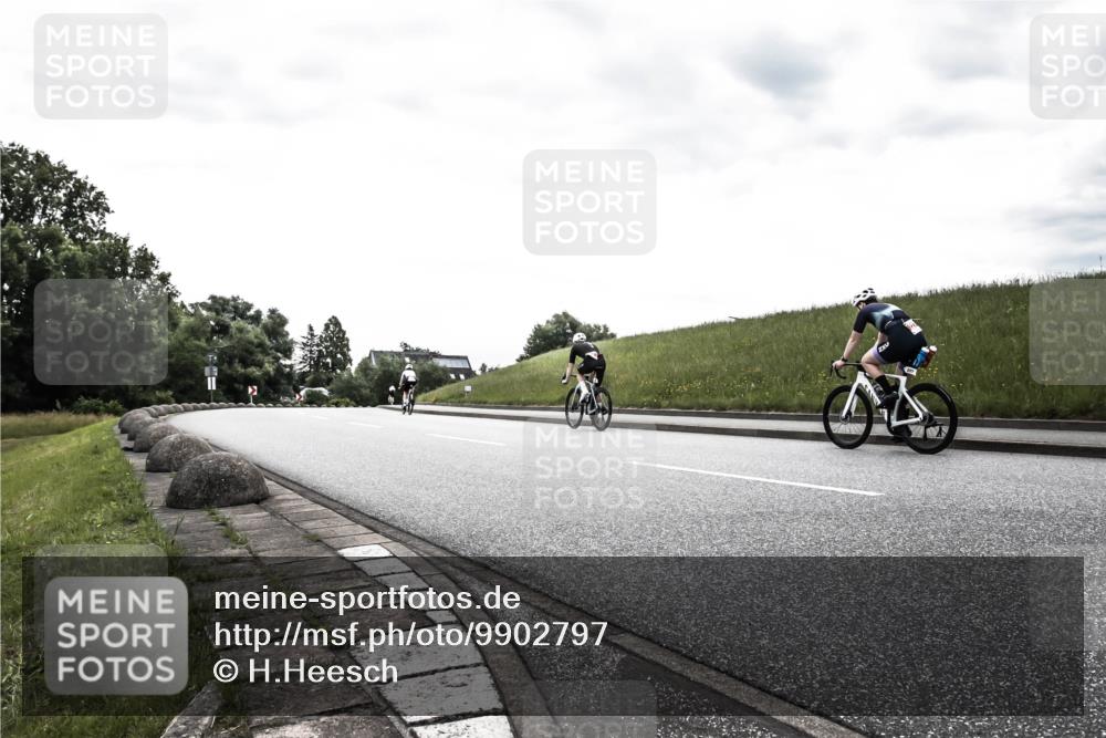 21.06.2026 - 29. Vierlanden-Triathlon H.Heesch http://msf.ph/oto/9902797 21.06.2026 09:54:04 Radfahren 45, 271 meine-sportfotos.de