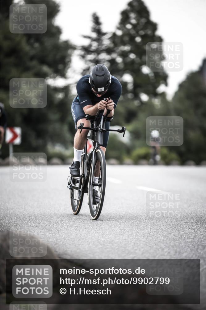 21.06.2026 - 29. Vierlanden-Triathlon H.Heesch http://msf.ph/oto/9902799 21.06.2026 10:02:32 Radfahren 4, 27, 99 meine-sportfotos.de