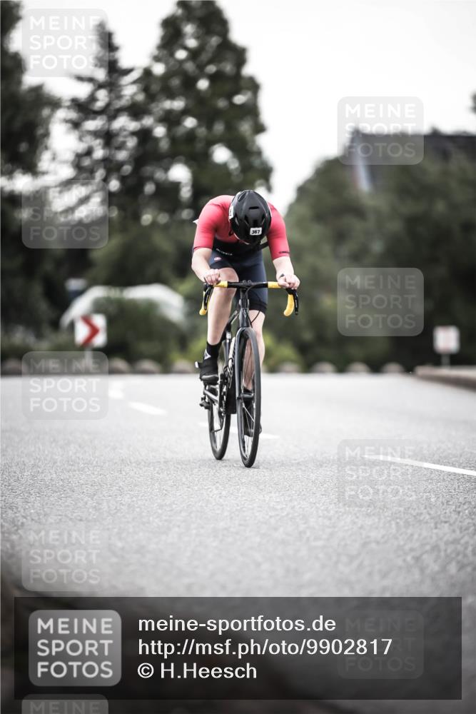 21.06.2026 - 29. Vierlanden-Triathlon H.Heesch http://msf.ph/oto/9902817 21.06.2026 10:02:41 Radfahren 56, 99, 179, 198, 245, 367 meine-sportfotos.de