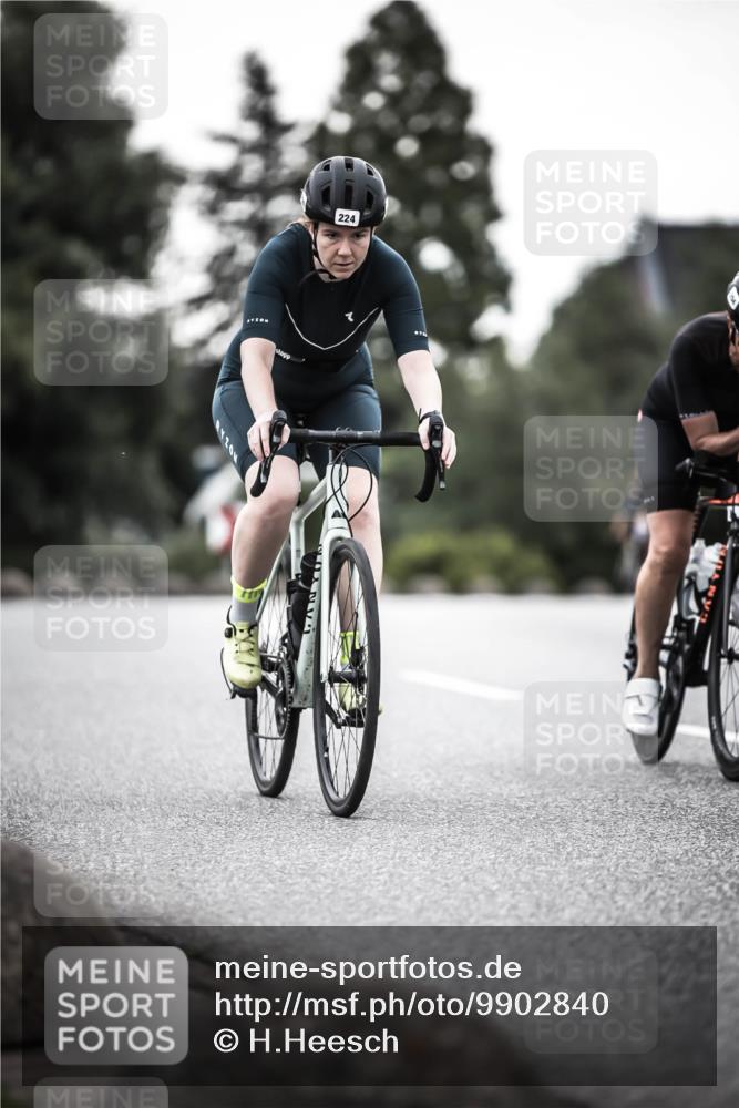 21.06.2026 - 29. Vierlanden-Triathlon H.Heesch http://msf.ph/oto/9902840 21.06.2026 10:02:53 Radfahren 139, 224, 232, 294 meine-sportfotos.de